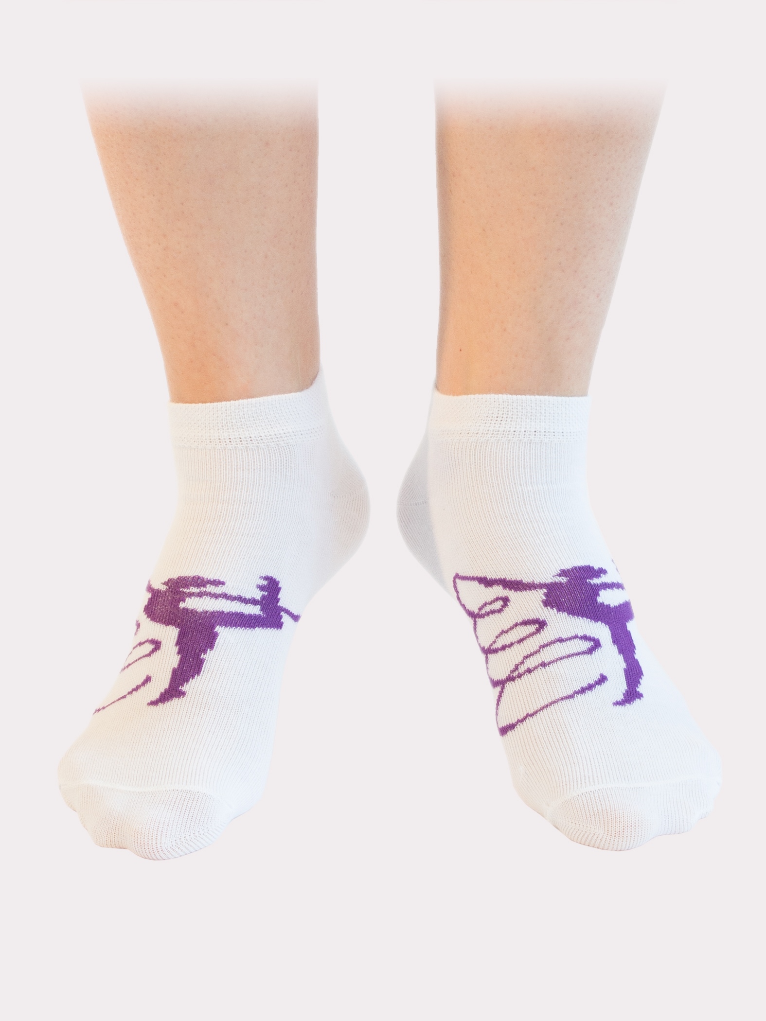 Спортивные носки с большим рисунком гимнастки , укороченный паголенок. Усиленные пятка и носок. Набор 6 пар.