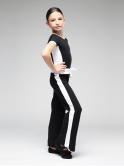 Брюки с широким поясом и лампасом