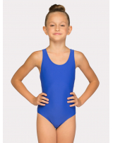 Купальник совместный из однотонной ткани, спинка цельная-фигурная. Подкладка под грудь