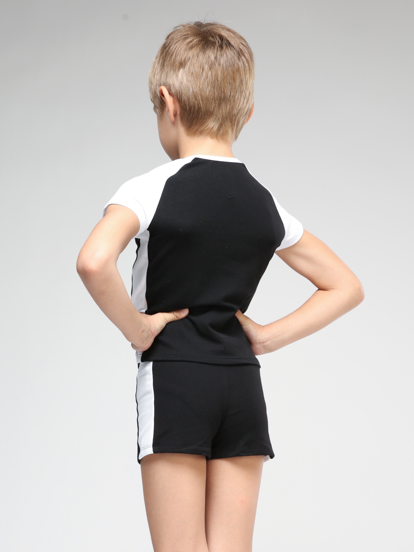 Шорты  с белым лампасом