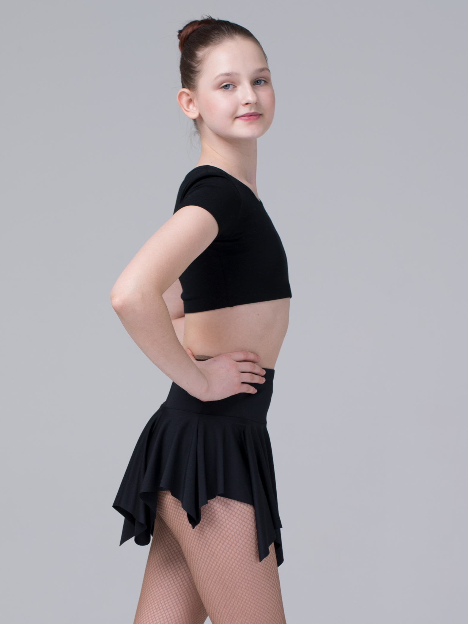 Юбка клиновидная по низу. На кокетке, с трусиками. Пояс на резинке. Масло.